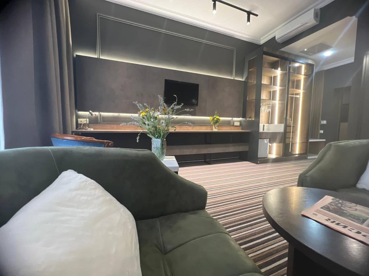 Sapar Standart Hotel Shymkent Luaran gambar