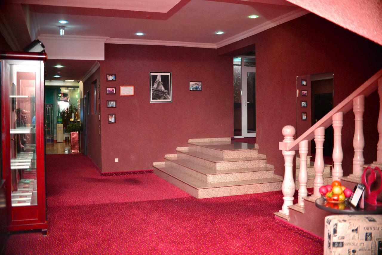 Sapar Standart Hotel Shymkent Luaran gambar